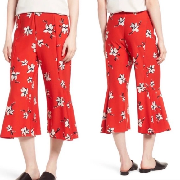 Lysse Quin Floral Flare Crop Sz. S | Red - Picture 1 of 4